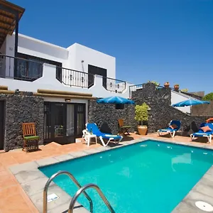 4 Bedroom Saturn With Private Heated Pool Puerto del Carmen (Lanzarote)